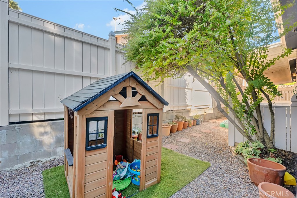 1169 Aztec Property Photo 33