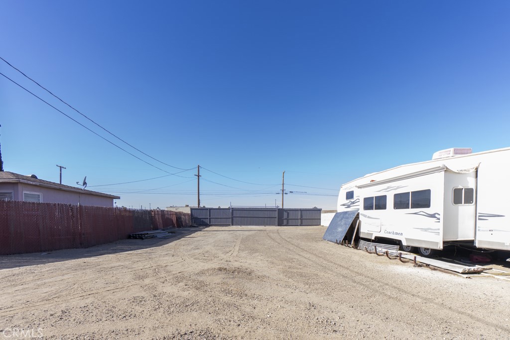 42052 3rd Street E Property Photo 6