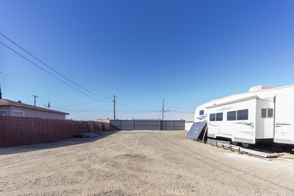 42052 3rd Street E Property Photo 6