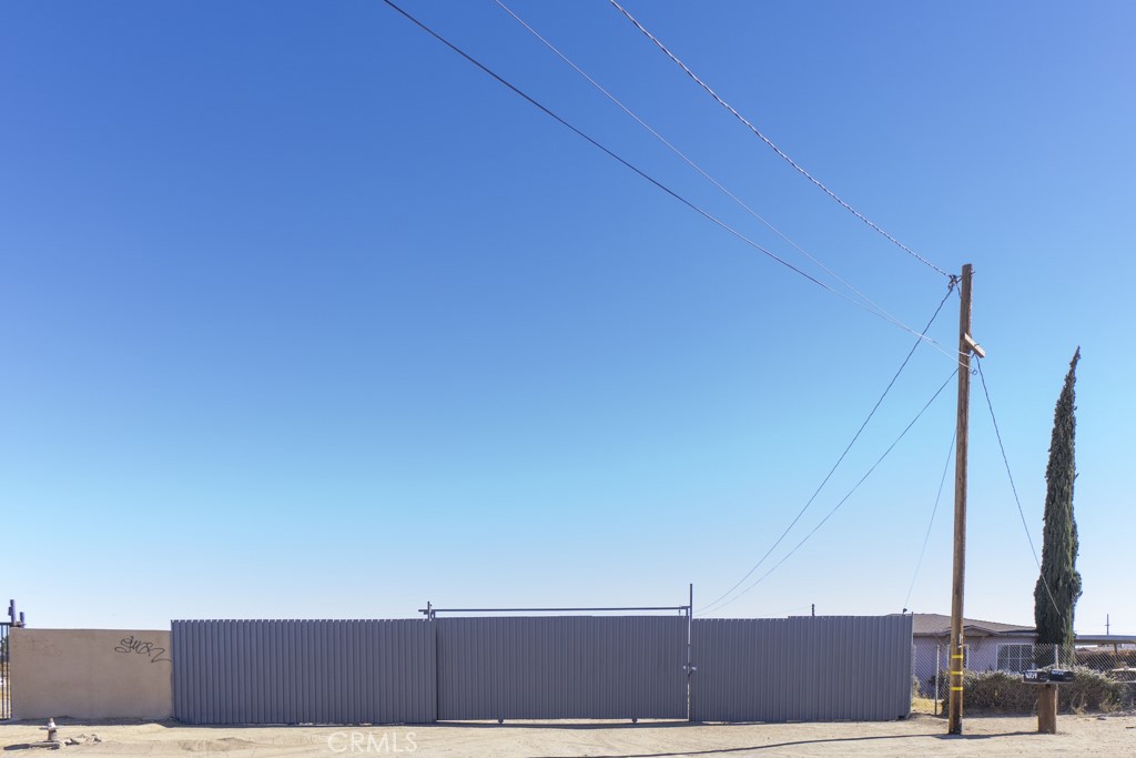 42052 3rd Street E Property Photo 8
