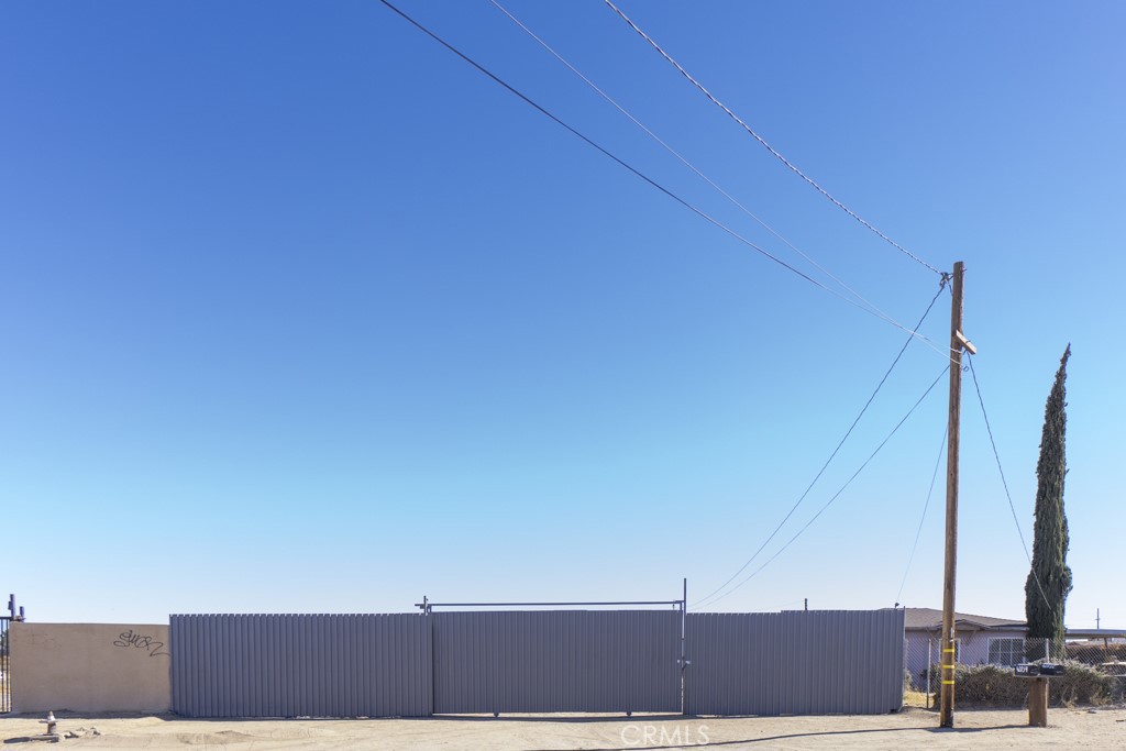 42052 3rd Street E Property Photo 8
