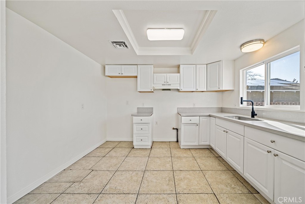233 E Avenue Q4 Property Photo 5
