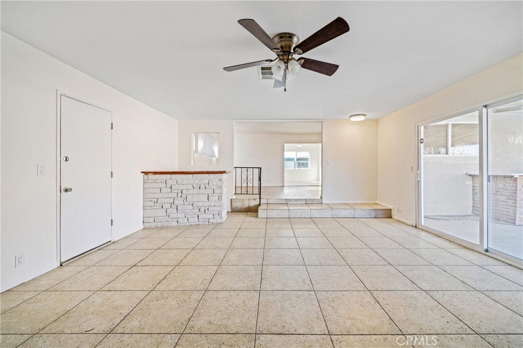 233 E Avenue Q4 Property Photo 10