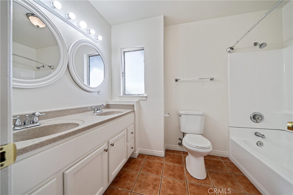 233 E Avenue Q4 Property Photo 13