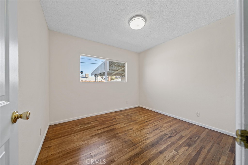 233 E Avenue Q4 Property Photo 15