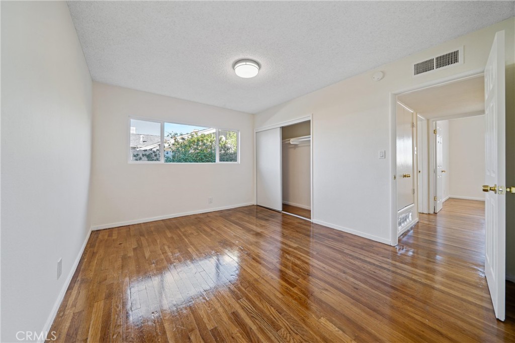 233 E Avenue Q4 Property Photo 19