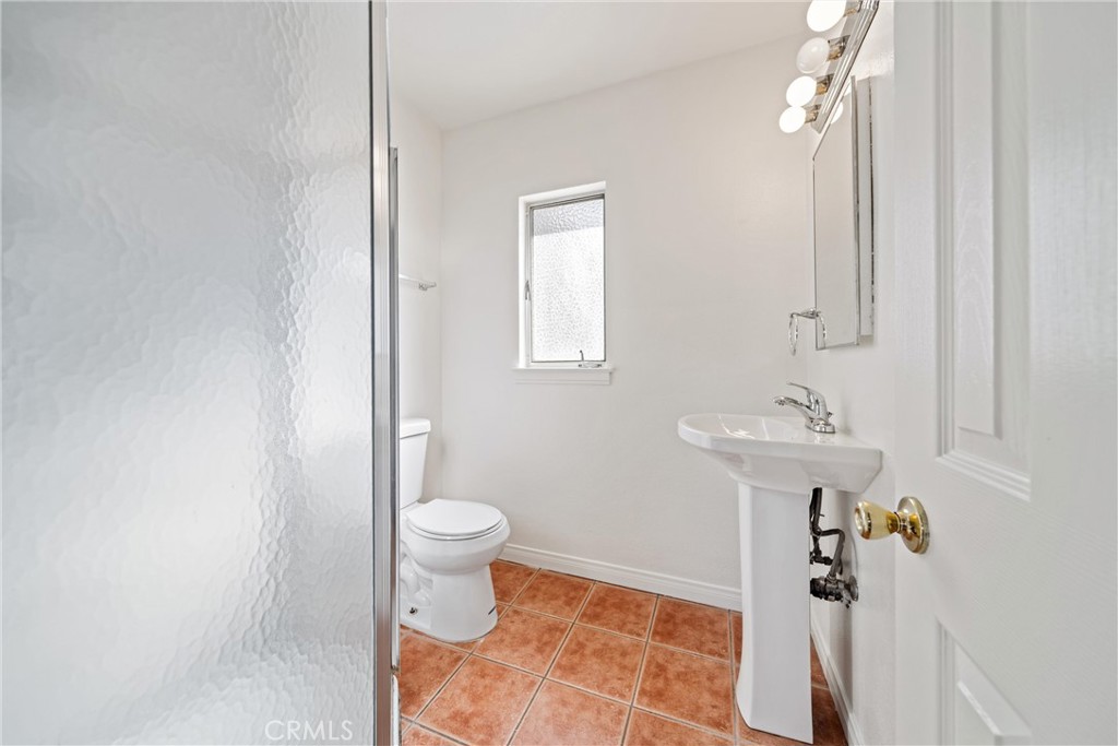 233 E Avenue Q4 Property Photo 20