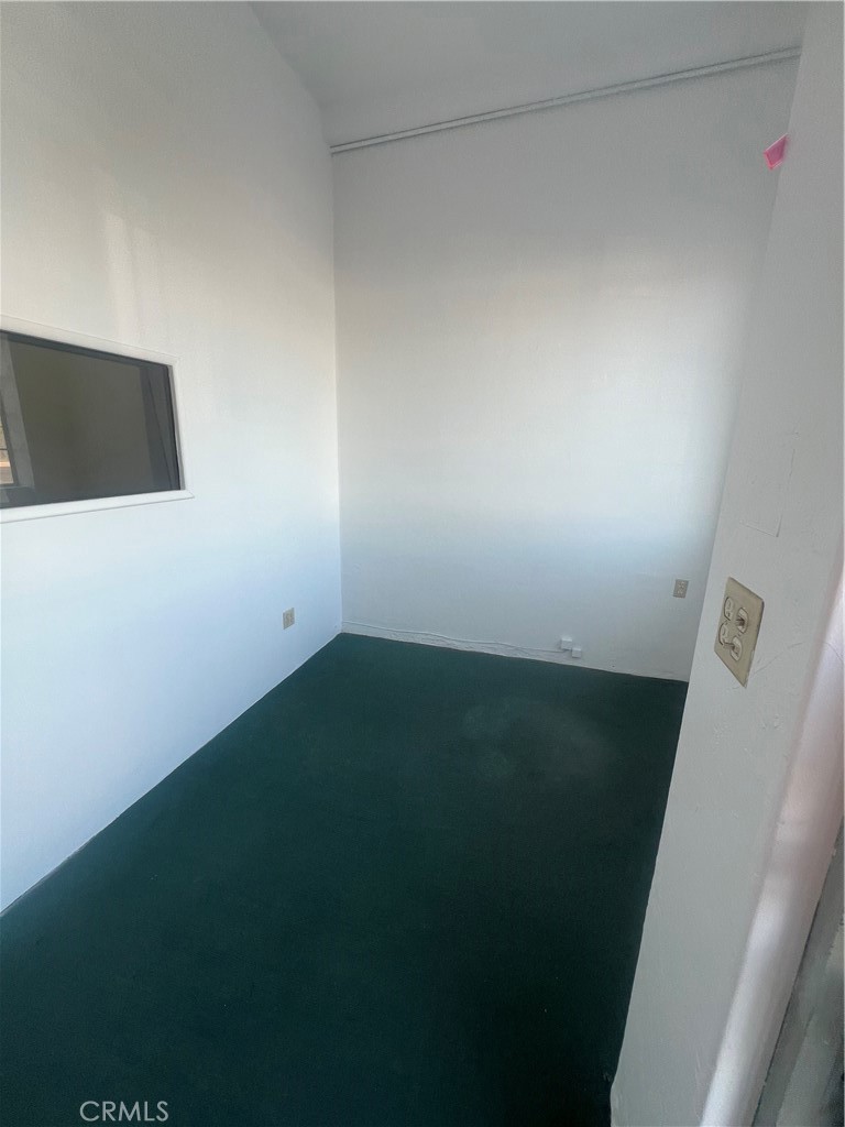 4310 W Victory Boulevard Property Photo 3