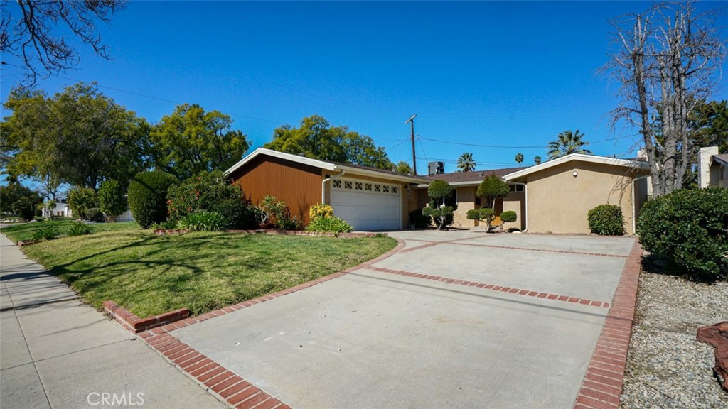 16347 Tupper Street Property Photo 31