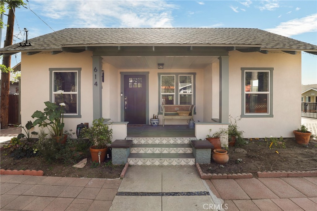 614 E Mountain Street Property Photo