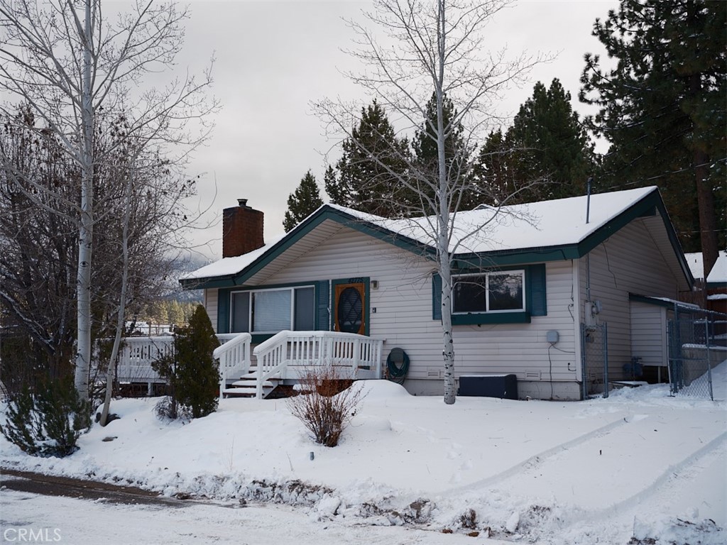 760 Club View Drive Property Photo 3