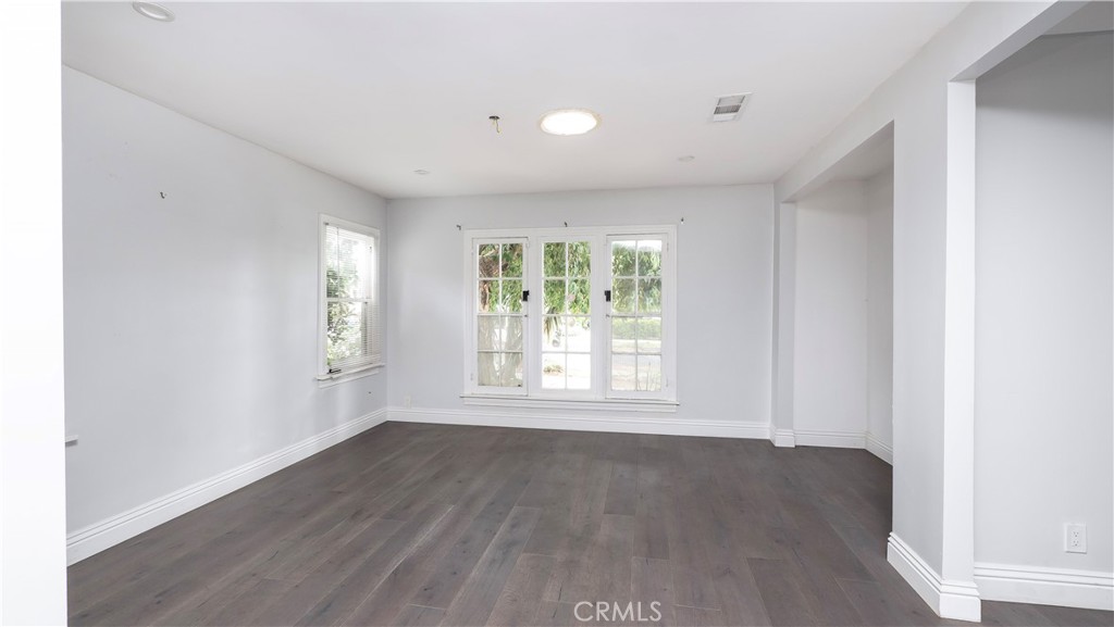 1541 N Stanley Avenue Property Photo 10