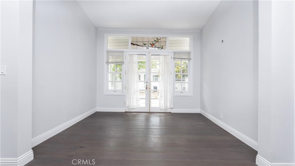 1541 N Stanley Avenue Property Photo 13