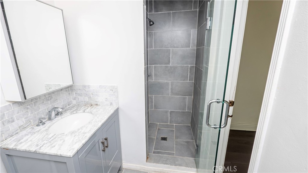 1541 N Stanley Avenue Property Photo 21