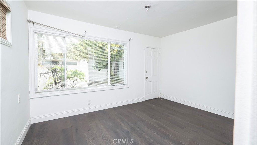 1541 N Stanley Avenue Property Photo 23