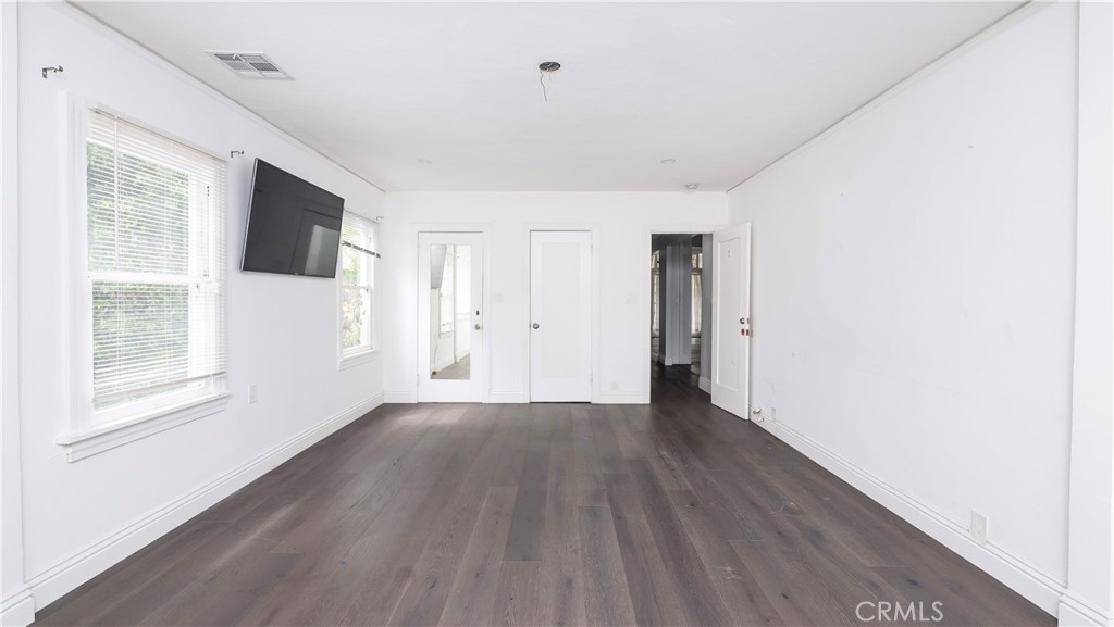 1541 N Stanley Avenue Property Photo 27