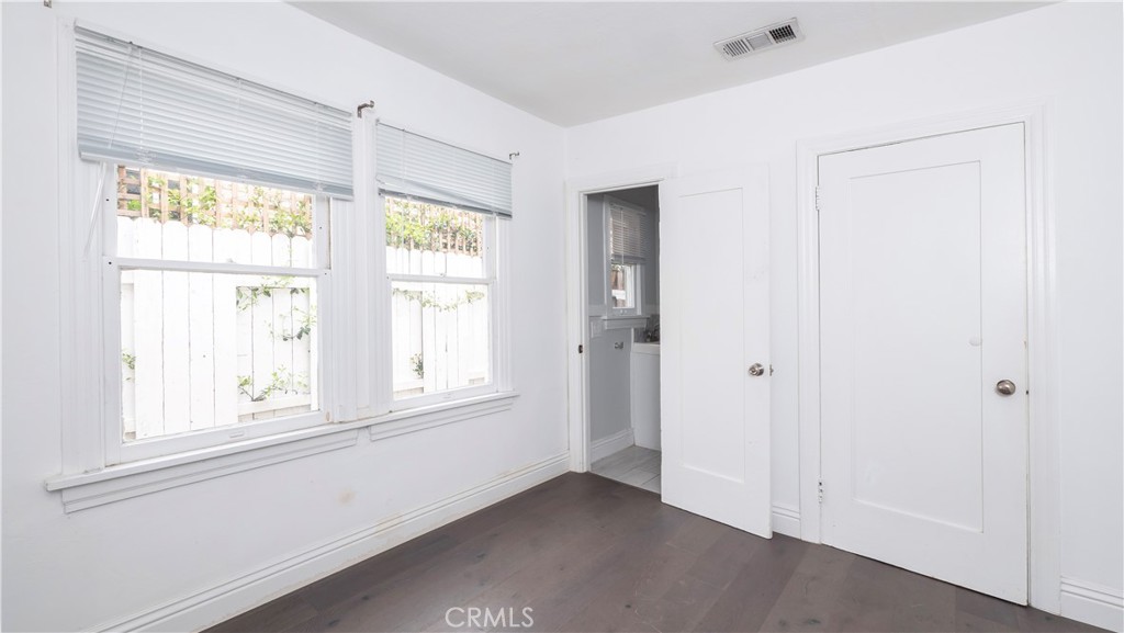 1541 N Stanley Avenue Property Photo 34