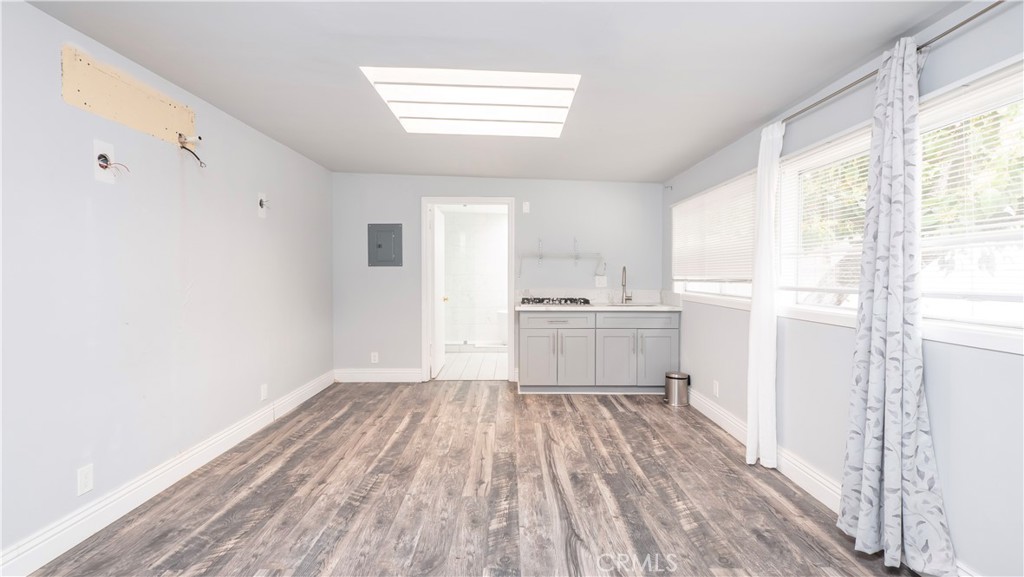 1541 N Stanley Avenue Property Photo 36
