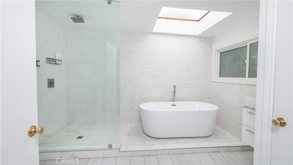 1541 N Stanley Avenue Property Photo 39