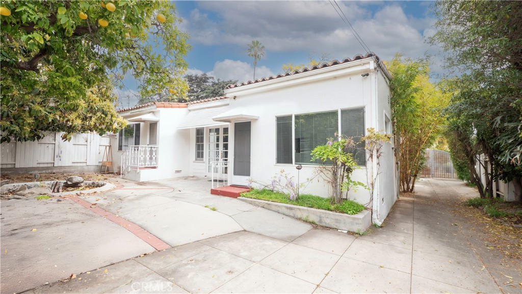 1541 N Stanley Avenue Property Photo 46