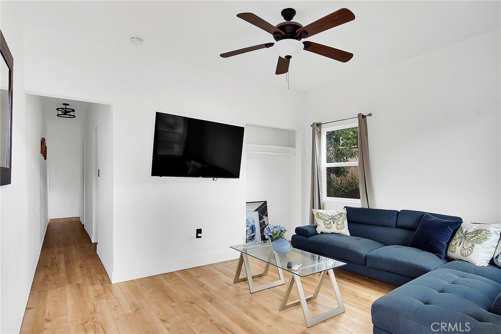 1431 Silver Lake Boulevard Property Photo 3