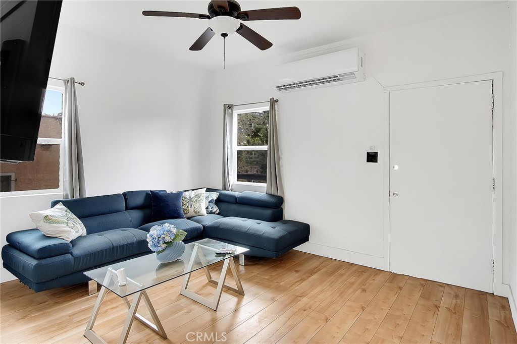 1431 Silver Lake Boulevard Property Photo 4