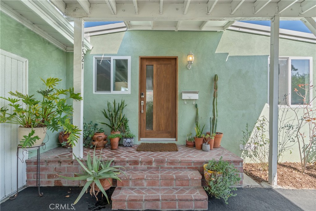 8521 Ranchito Avenue Property Photo
