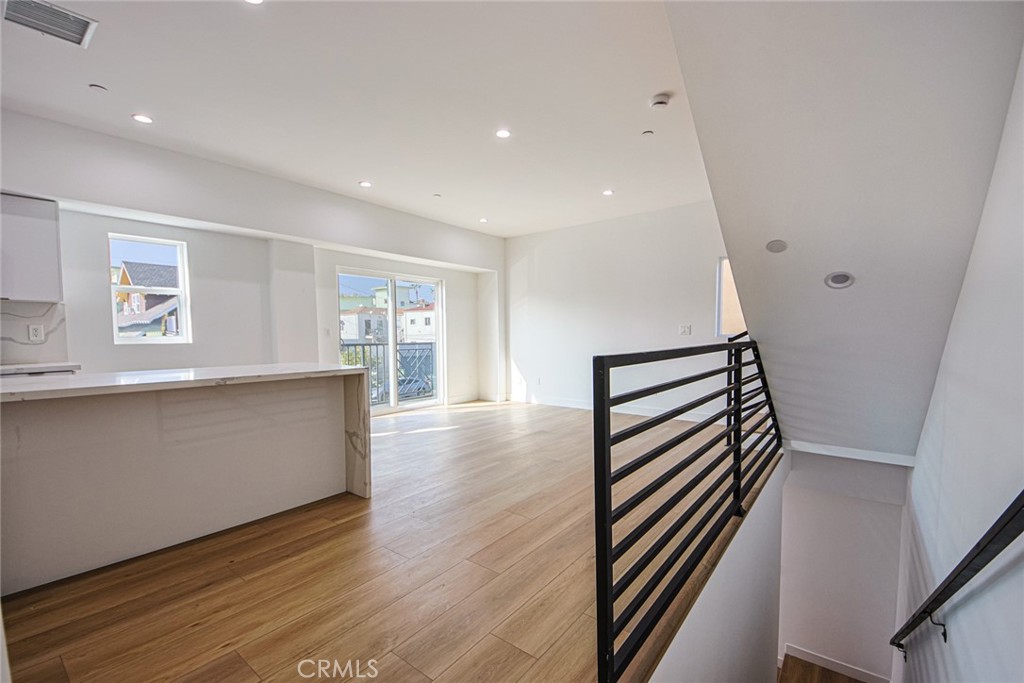 954 N Kingsley Drive Property Photo 15