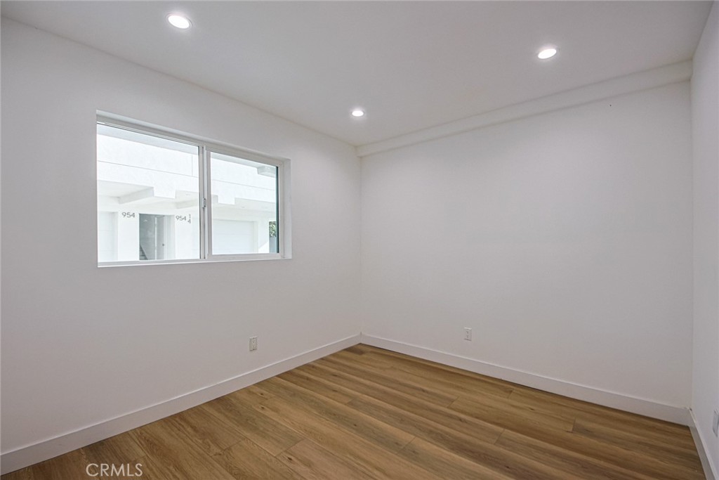 954 N Kingsley Drive Property Photo 27