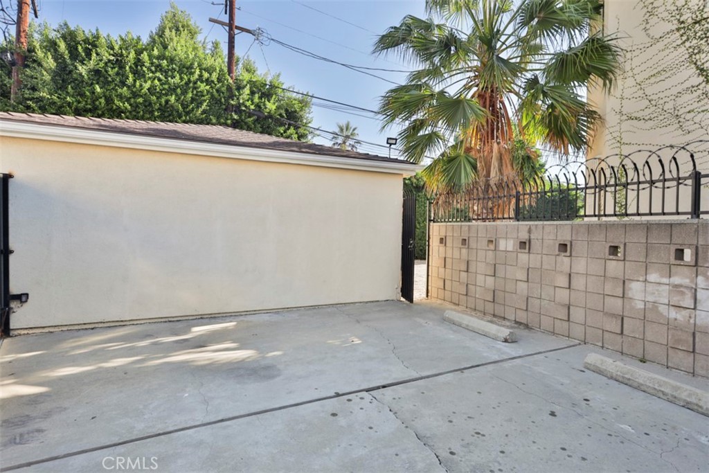 718 S Sycamore Avenue Property Photo 38