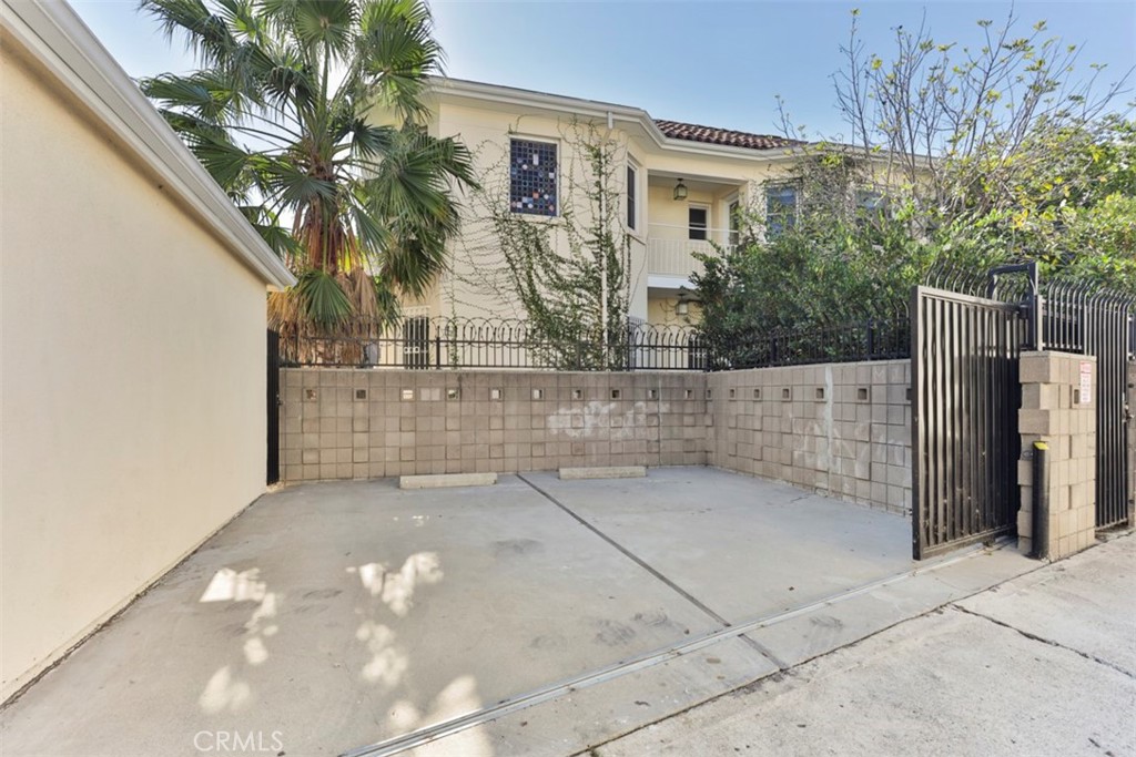 718 S Sycamore Avenue Property Photo 39