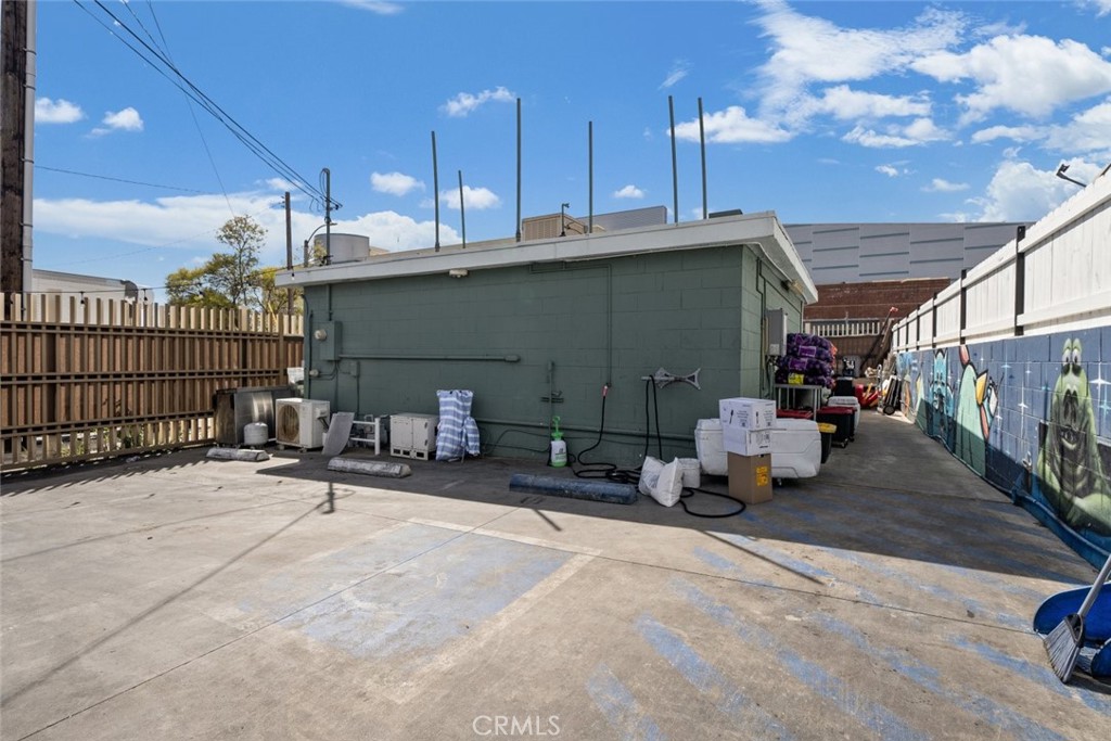 920 N Bonnie Beach Place Property Photo 3