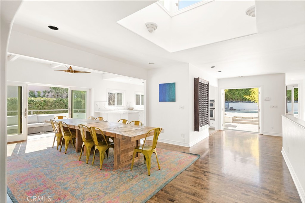 2121 N Bronson Avenue Property Photo