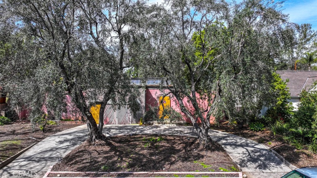 543 Huntington Drive Property Photo