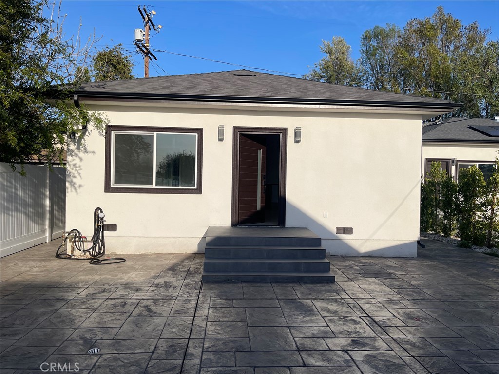 7936 Amestoy Avenue Property Photo