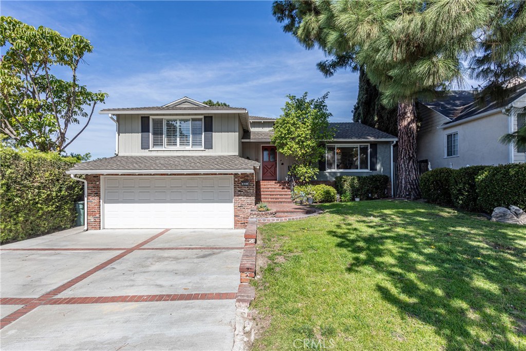 821 E Walnut Avenue Property Photo