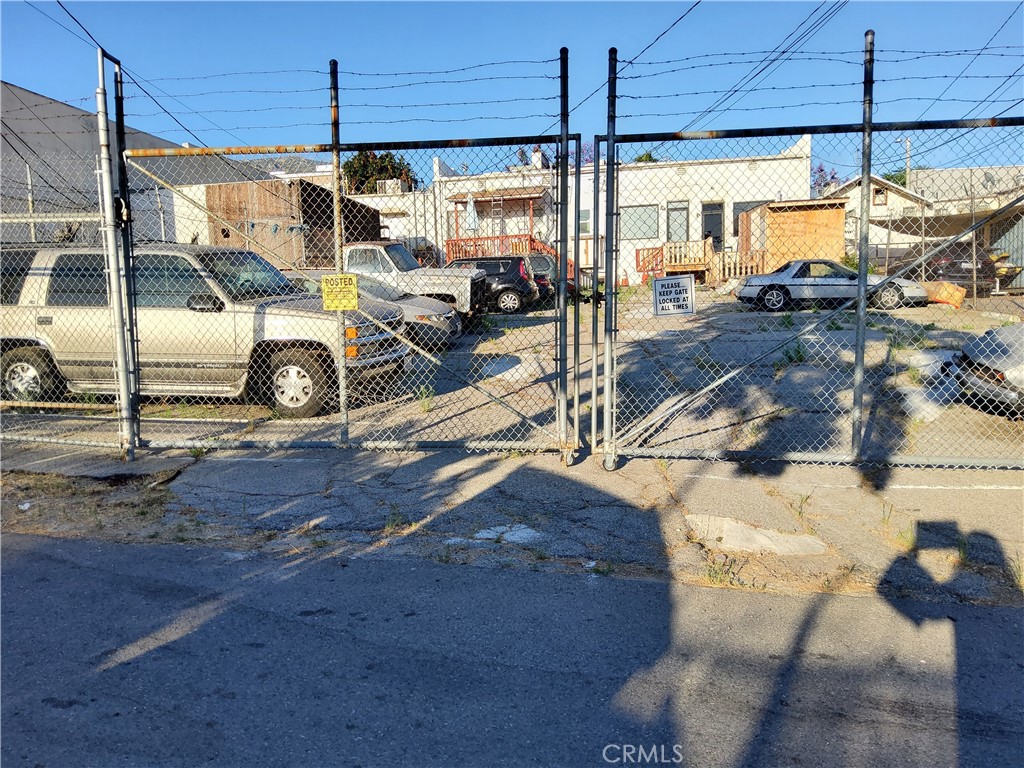 10021 Commerce Avenue Property Photo 6