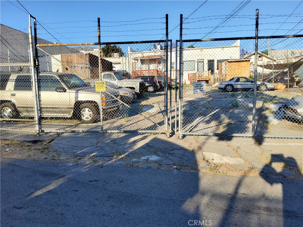 10021 Commerce Avenue Property Photo 8