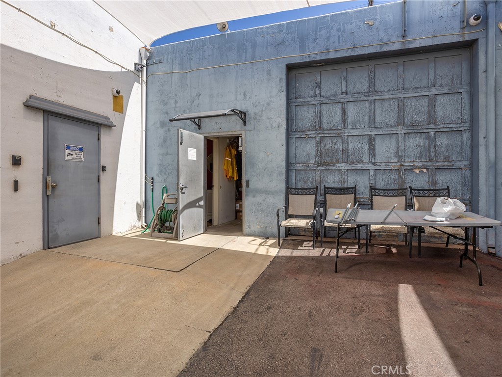 1812 Victory Boulevard Property Photo 24