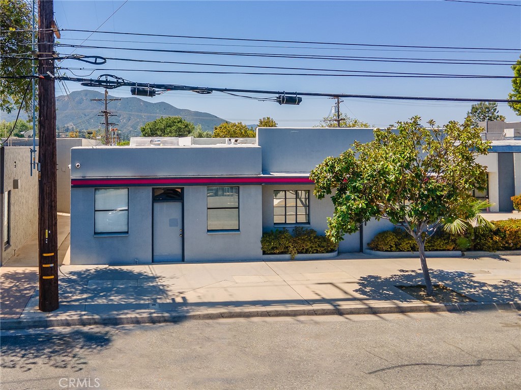 1812 Victory Boulevard Property Photo 27