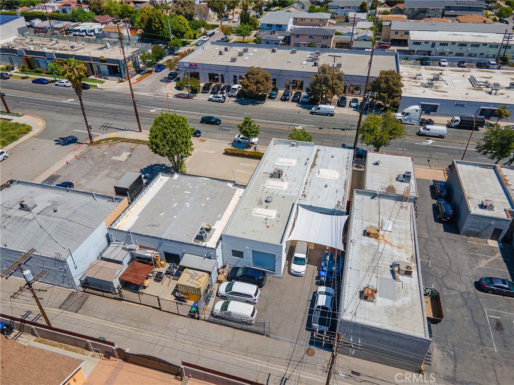 1812 Victory Boulevard Property Photo 33