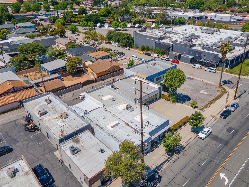 1812 Victory Boulevard Property Photo 35