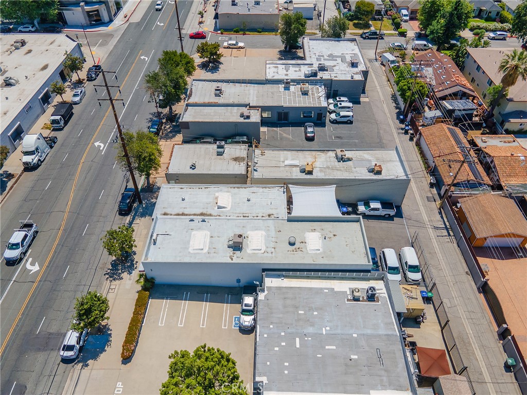 1812 Victory Boulevard Property Photo 40