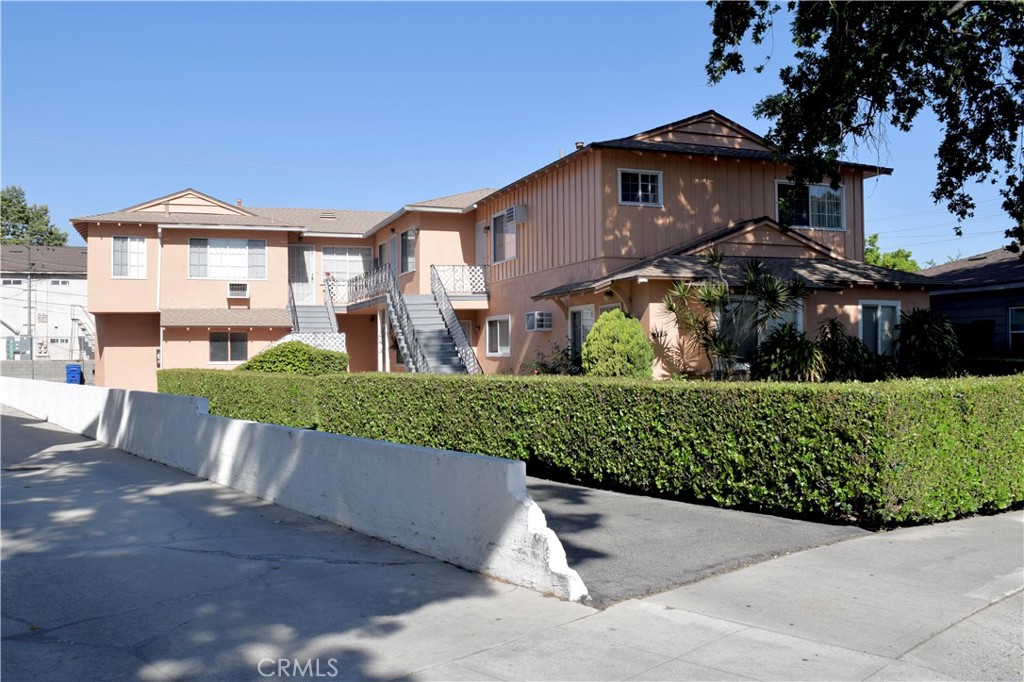 216 S Glenwood Place Property Photo 1