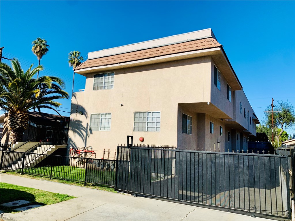 14253 Gilmore Street A Property Photo 2