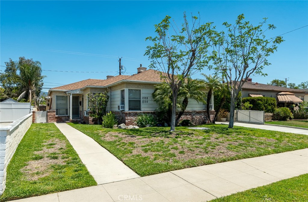 1328 N Kenwood Street Property Photo