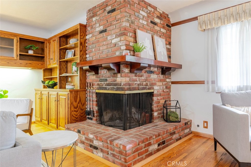 835 N Lincoln Street Property Photo 6