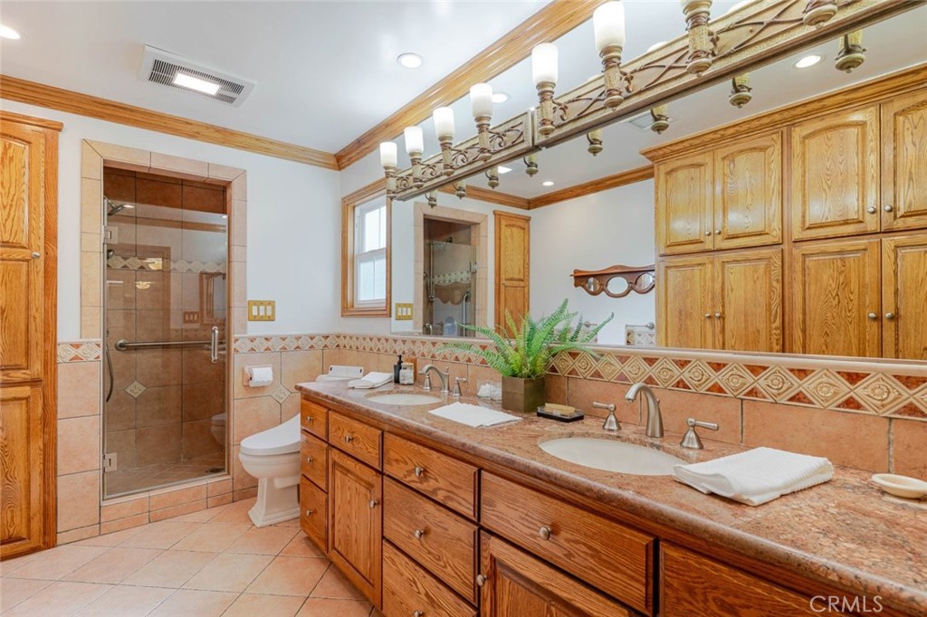 835 N Lincoln Street Property Photo 13