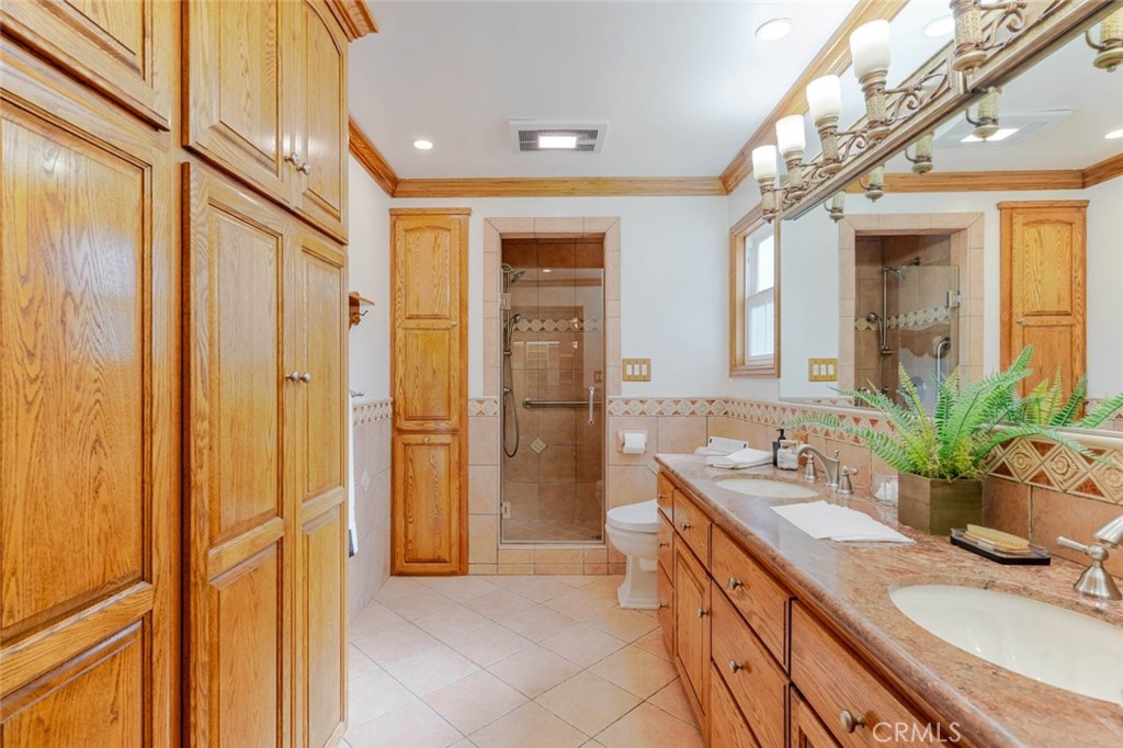 835 N Lincoln Street Property Photo 14