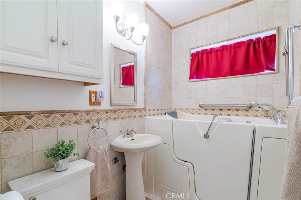 835 N Lincoln Street Property Photo 18